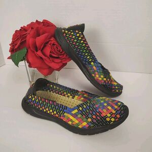BARE TRAPS Women's LEXIE Multi Colored Woven Slip on Shoes Sz 8 M Elastic Flats
